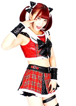 Maki Itoh image 2 of 2