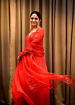 Malavika Manoj image 2 of 4