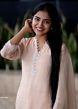 Malavika Manoj image 1 of 4