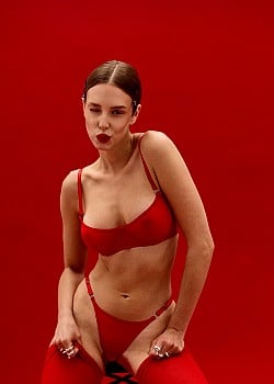 Malgosia Guzowska image 3 of 4