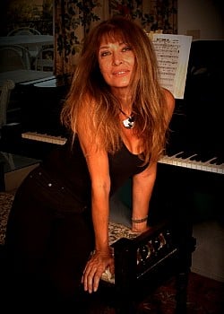 Malisa Longo image 2 of 2