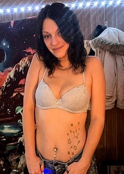 Mallory The Alien image 3 of 4