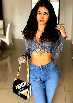 Malu Trevejo image 2 of 4