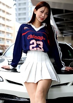 Mami Shindo image 1 of 4