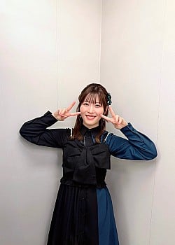 Manaka Iwami image 2 of 4