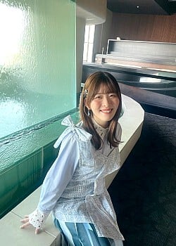 Manaka Iwami image 3 of 4