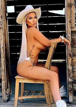 Mandy Evonne image 2 of 2