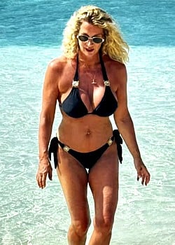 Mandy Kendall image 2 of 4