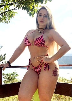 Manoelle Assuncao image 1 of 3