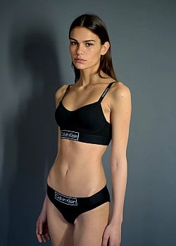 Manon Neny image 1 of 4