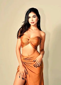 Manuela Vae image 2 of 2