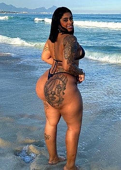 Marcelly Mello image 1 of 2