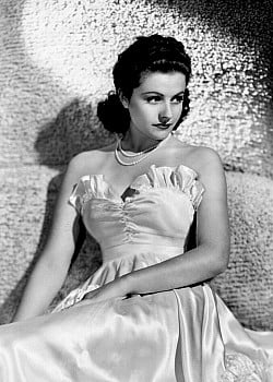 Margaret Lockwood image 2 of 2