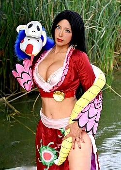 Mari Nya image 3 of 4