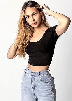 Maria Carpio image 3 of 3