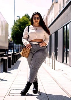 Maria Luxe image 3 of 3
