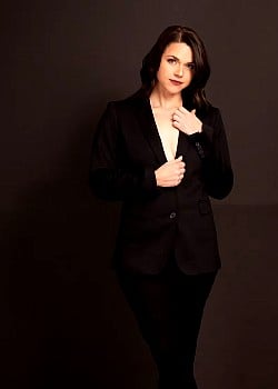 Maria Valdes image 4 of 4