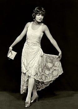 Marian Nixon image 4 of 4
