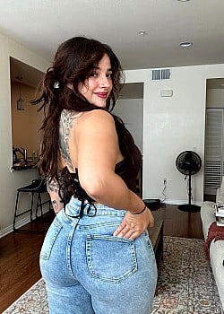 Mariana Campos image 3 of 3