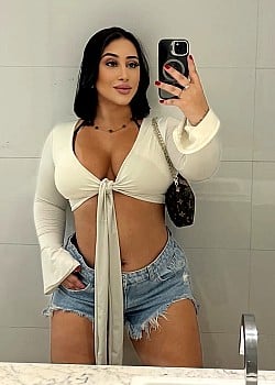 Mariana Casagrande image 2 of 3