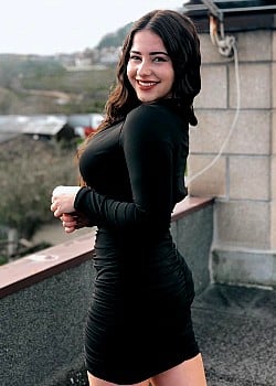 Mariana Pinho image 2 of 4