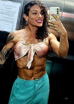 Mariana Prado image 4 of 4