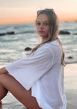 Mariana Sa image 2 of 2