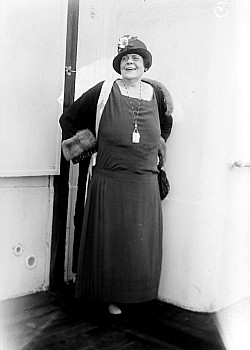 Marie Dressler image 2 of 4