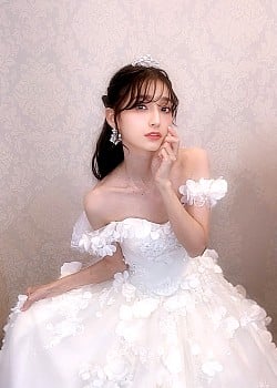 Marika Kouno image 4 of 4