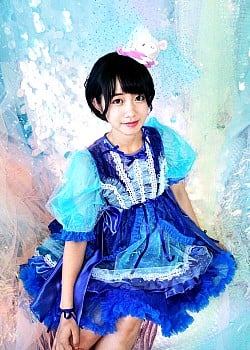 Marika Minami image 2 of 2