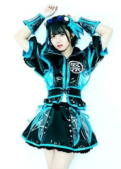 Marika Minami image 1 of 2