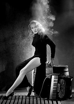 Marlene Dietrich image 1 of 1
