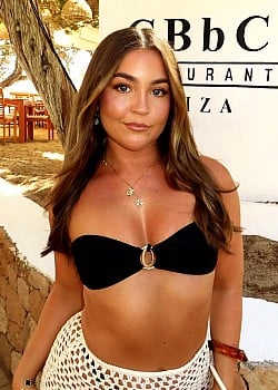 Marni Owen image 1 of 4