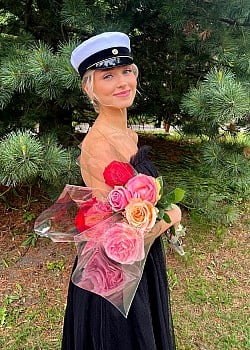 Marta Istomina image 4 of 4