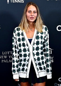 Marta Kostyuk image 1 of 4