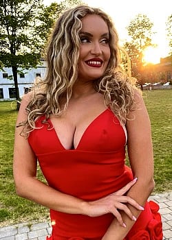 Marta Kurowska image 1 of 2