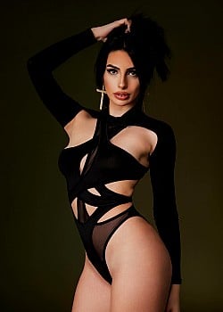 Martina Della Rocca image 2 of 4