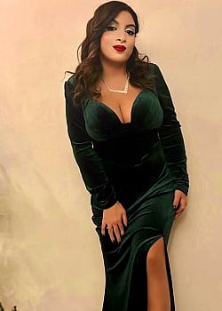 Martina Leone image 3 of 4