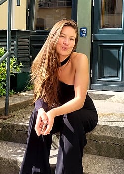 Martyna Linartas image 1 of 2