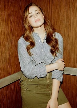 Mary Mouser image 2 of 4