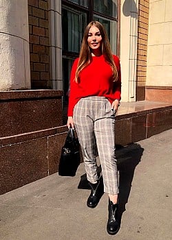 Maryana Naumova image 4 of 4