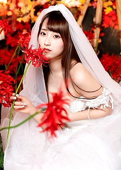 Mashiro Minori image 2 of 2