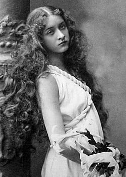 Maude Fealy image 1 of 1