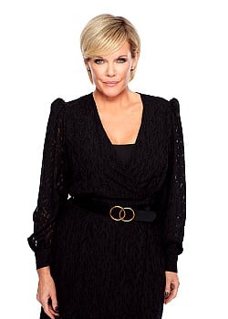 Maura West image 2 of 4
