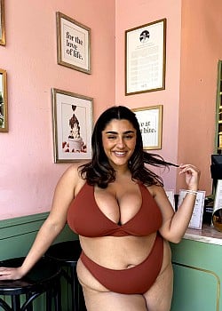 Maya Kadosh image 2 of 4