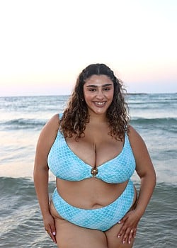 Maya Kadosh image 4 of 4