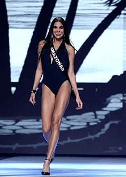 Mayra Dias image 1 of 3