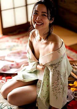 Mayu Ura image 1 of 2