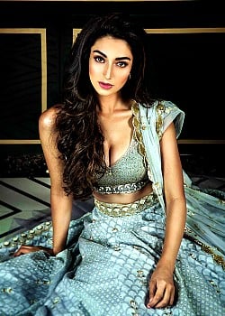 Meenakshi Chaudhary image 2 of 4