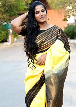 Meenal image 3 of 3